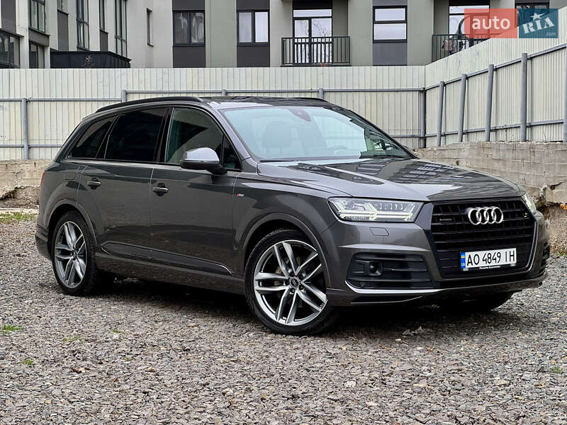 Внедорожник / Кроссовер Audi Q7 2018 в Ужгороде