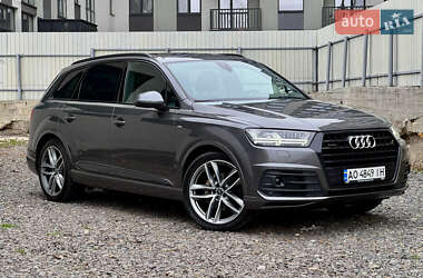 Внедорожник / Кроссовер Audi Q7 2018 в 