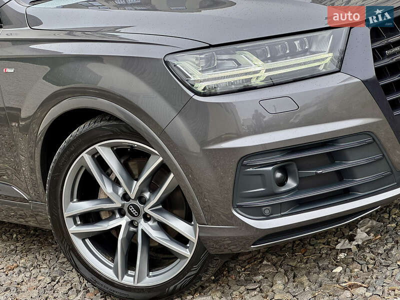 Внедорожник / Кроссовер Audi Q7 2018 в Ужгороде