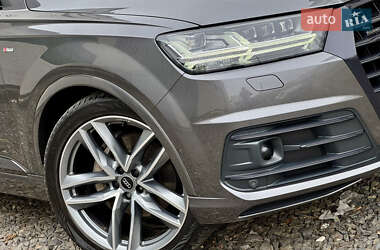 Внедорожник / Кроссовер Audi Q7 2018 в 