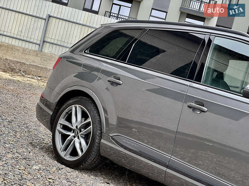 Внедорожник / Кроссовер Audi Q7 2018 в Ужгороде