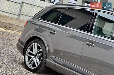 Внедорожник / Кроссовер Audi Q7 2018 в 