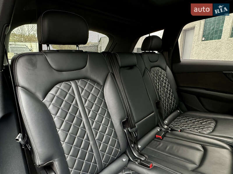 Внедорожник / Кроссовер Audi Q7 2018 в Ужгороде