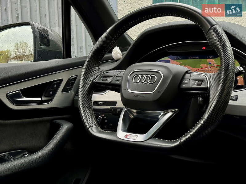 Внедорожник / Кроссовер Audi Q7 2018 в Ужгороде