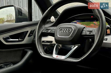 Внедорожник / Кроссовер Audi Q7 2018 в 