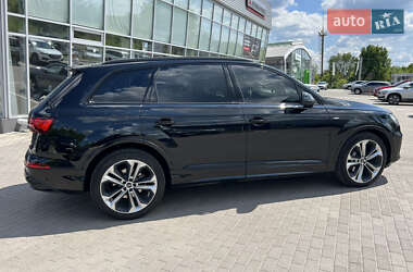 Внедорожник / Кроссовер Audi Q7 2023 в 