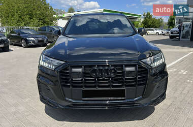Внедорожник / Кроссовер Audi Q7 2023 в 