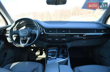 Внедорожник / Кроссовер Audi Q7 2018 в 