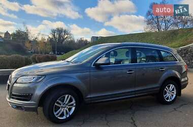 Внедорожник / Кроссовер Audi Q7 2013 в 