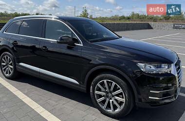 Внедорожник / Кроссовер Audi Q7 2018 в 