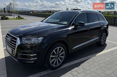 Внедорожник / Кроссовер Audi Q7 2018 в 
