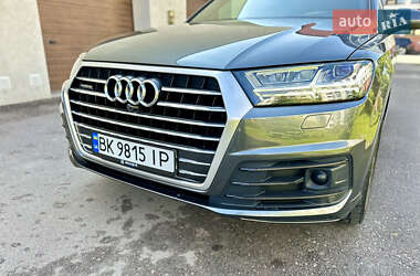 Позашляховик / Кросовер Audi Q7 2016 в 