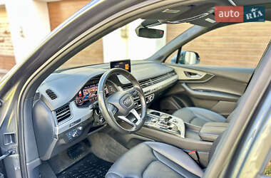 Позашляховик / Кросовер Audi Q7 2016 в 