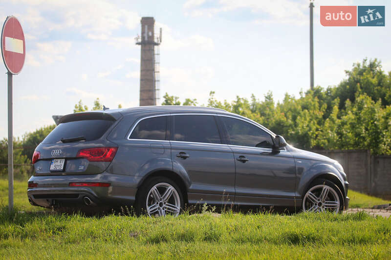 Внедорожник / Кроссовер Audi Q7 2011 в Сумах