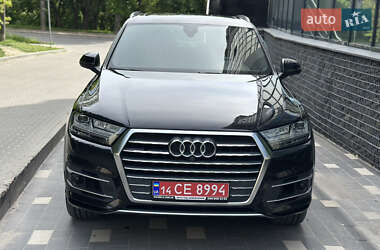 Внедорожник / Кроссовер Audi Q7 2017 в 