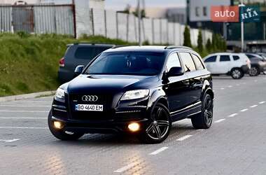 Внедорожник / Кроссовер Audi Q7 2012 в 