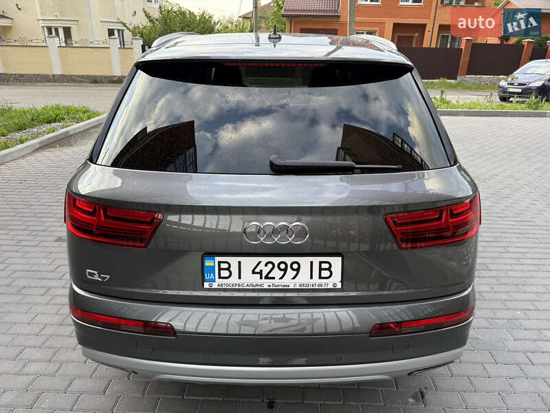 Позашляховик / Кросовер Audi Q7 2018 в Києві