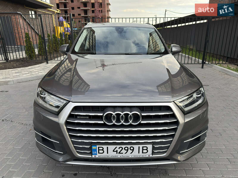 Позашляховик / Кросовер Audi Q7 2018 в Києві