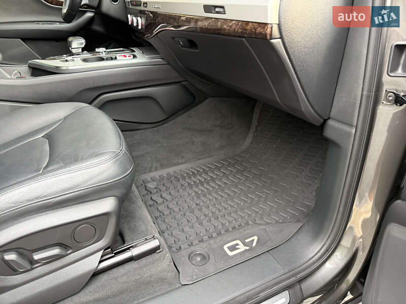 Позашляховик / Кросовер Audi Q7 2018 в Києві