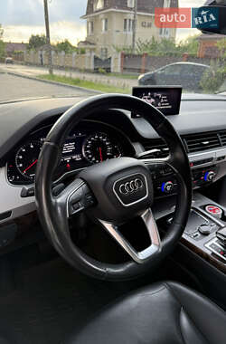 Внедорожник / Кроссовер Audi Q7 2018 в 