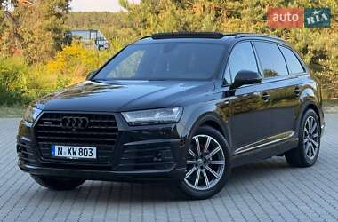 Внедорожник / Кроссовер Audi Q7 2017 в 