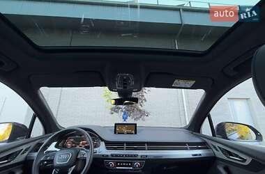 Внедорожник / Кроссовер Audi Q7 2017 в 