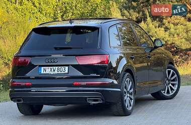 Внедорожник / Кроссовер Audi Q7 2017 в 