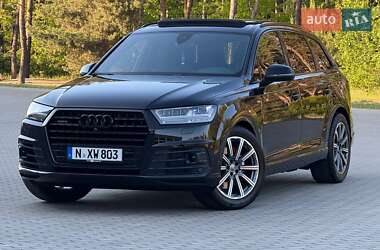 Внедорожник / Кроссовер Audi Q7 2017 в 