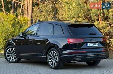 Внедорожник / Кроссовер Audi Q7 2017 в 