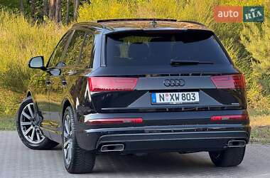 Внедорожник / Кроссовер Audi Q7 2017 в 