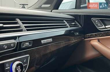 Внедорожник / Кроссовер Audi Q7 2017 в 
