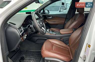 Внедорожник / Кроссовер Audi Q7 2017 в 