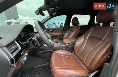 Внедорожник / Кроссовер Audi Q7 2017 в 