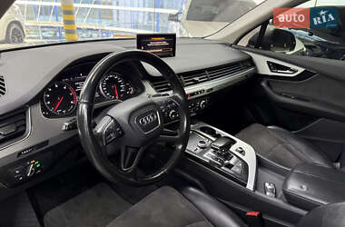 Внедорожник / Кроссовер Audi Q7 2015 в 