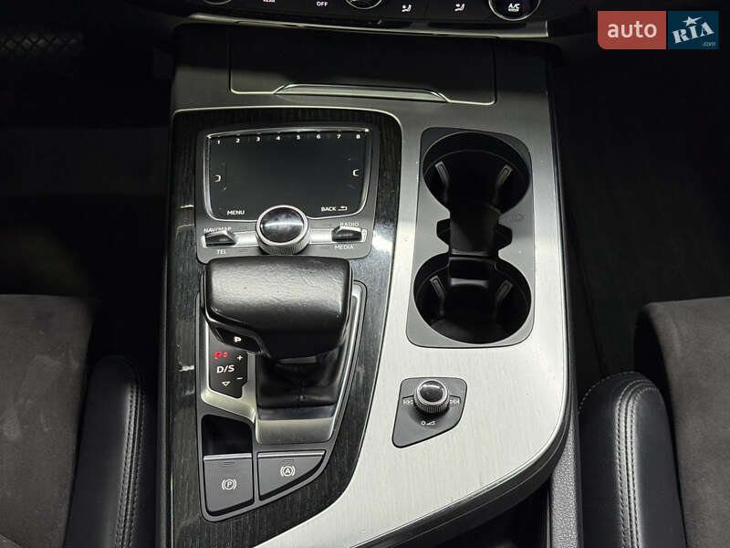 Позашляховик / Кросовер Audi Q7 2015 в Одесі