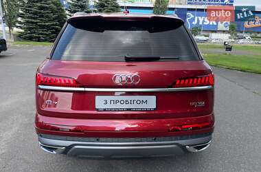 Позашляховик / Кросовер Audi Q7 2020 в 