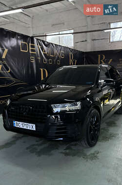 Позашляховик / Кросовер Audi Q7 2016 в 