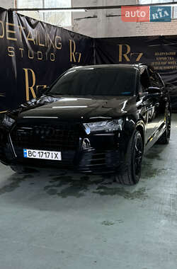 Позашляховик / Кросовер Audi Q7 2016 в 