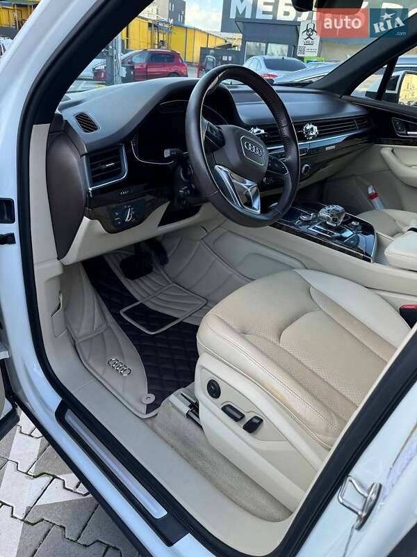 Позашляховик / Кросовер Audi Q7 2017 в Тернополі