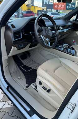 Внедорожник / Кроссовер Audi Q7 2017 в 