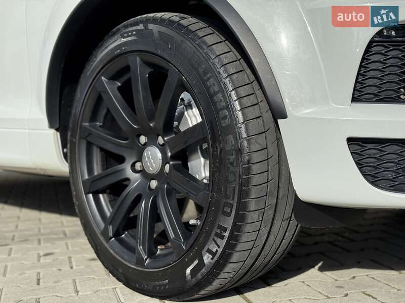 Внедорожник / Кроссовер Audi Q7 2012 в Стрые