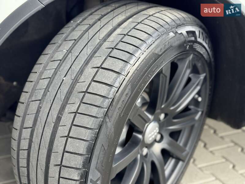 Внедорожник / Кроссовер Audi Q7 2012 в Стрые