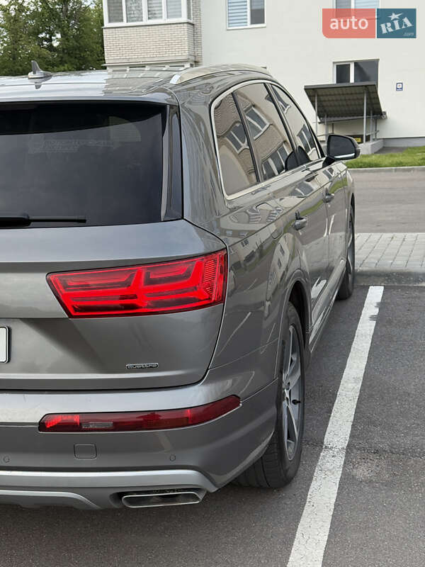 Позашляховик / Кросовер Audi Q7 2016 в Вінниці