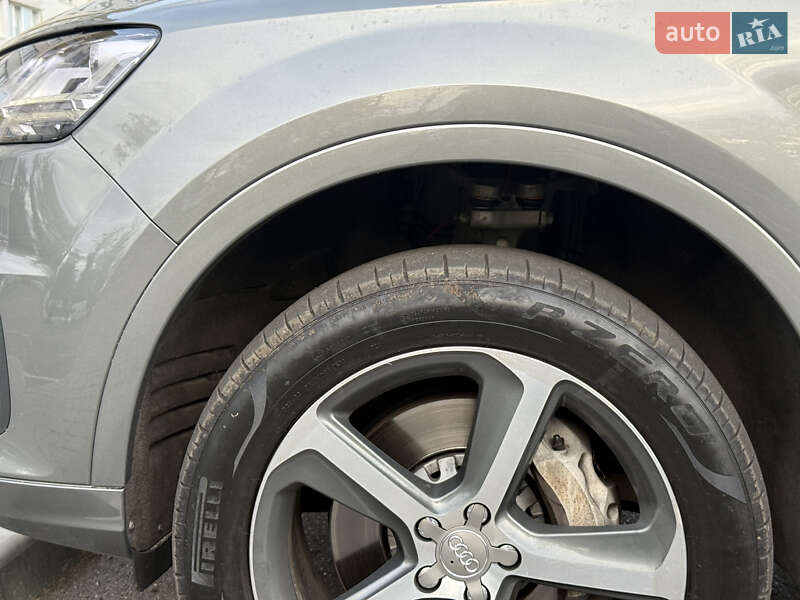 Позашляховик / Кросовер Audi Q7 2016 в Вінниці