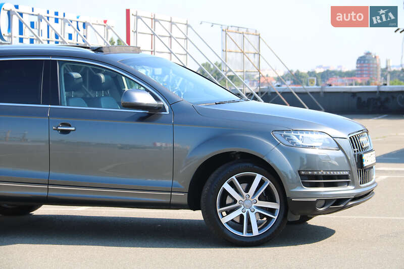 Внедорожник / Кроссовер Audi Q7 2014 в Киеве
