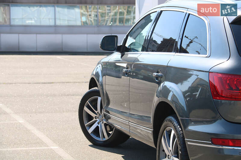 Внедорожник / Кроссовер Audi Q7 2014 в Киеве