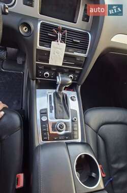 Позашляховик / Кросовер Audi Q7 2015 в 