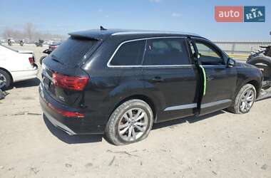 Внедорожник / Кроссовер Audi Q7 2017 в 