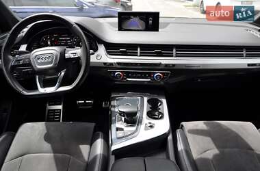 Внедорожник / Кроссовер Audi Q7 2016 в 