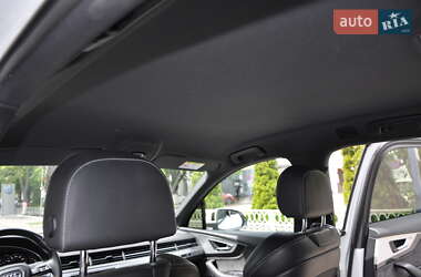 Внедорожник / Кроссовер Audi Q7 2016 в 